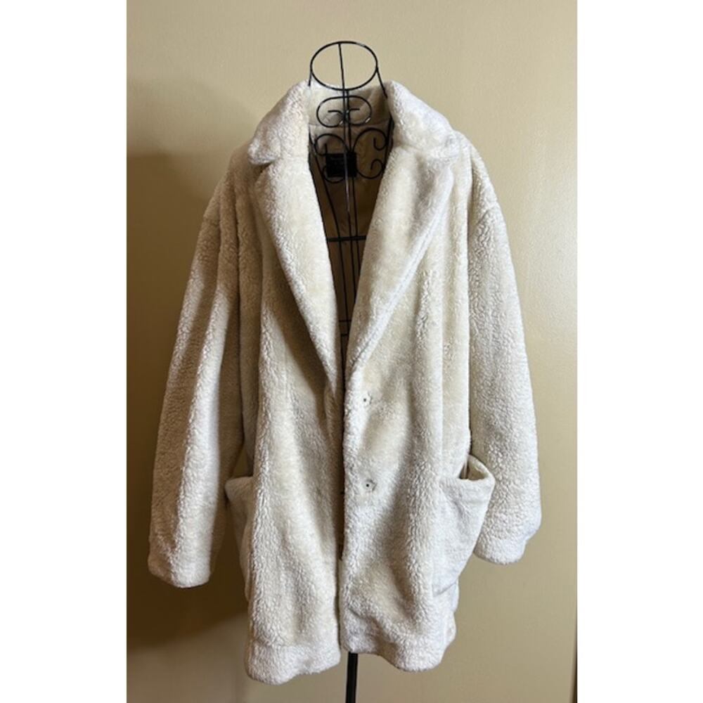 Abercrombie & Fitch Off-White Faux Fur Jacket Women’s Large
